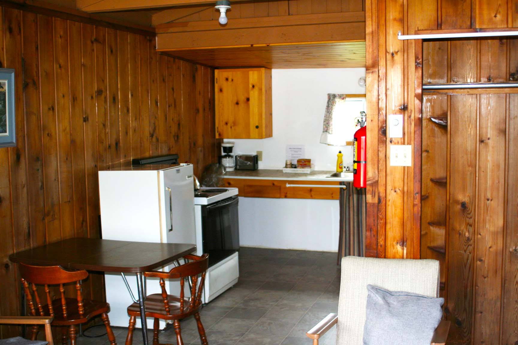 sherbrookevillageinn-cabin13c